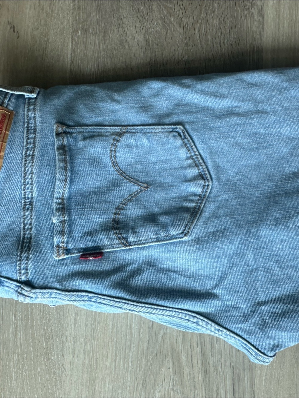 Levi's Light Blue Men's Relaxed Denim Jeans with Signature Back Pocket